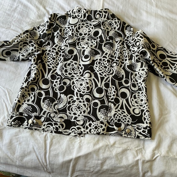 ANNE CARSON
Linen 2X Women’s Summer Jacket - Picture 12 of 12